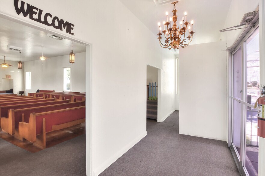 More Photos Of 1649 3rd St SW, Winter Haven Religious Facility For Lease