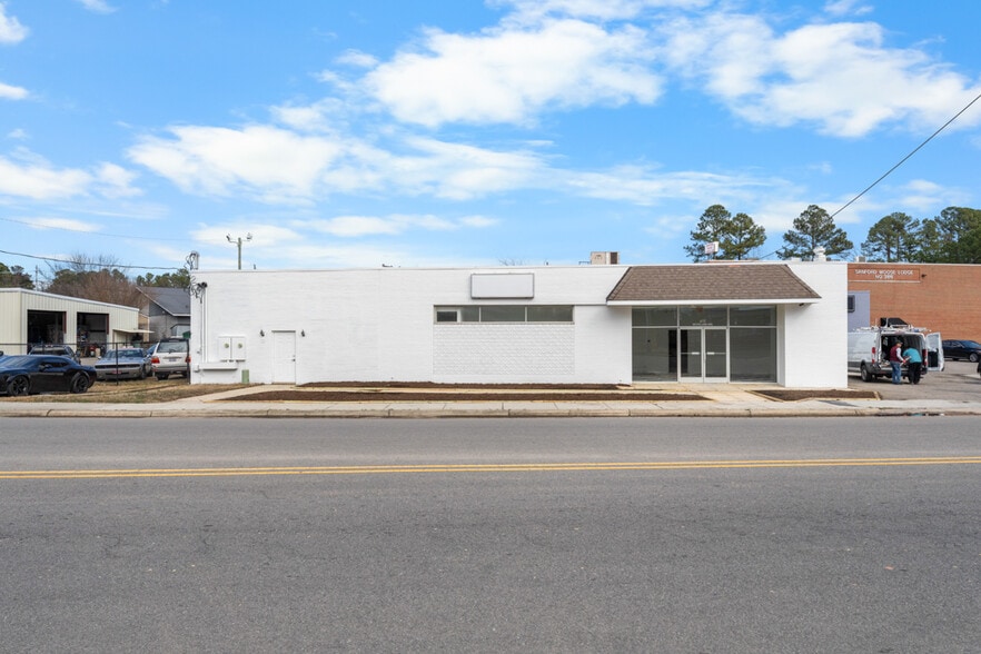 More Photos Of 815 Woodland Ave, Sanford Industrial For Sale