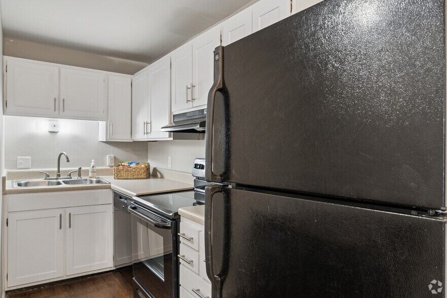 More Photos Of 600 Martin Luther King Jr Blvd, Chapel Hill Apartments For Sale
