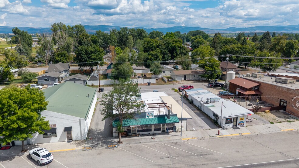 More Photos Of 108 Main St, Stevensville General Retail For Sale