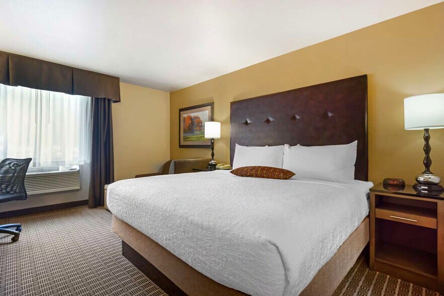 More Photos Of 1614 N 1st St, Yakima Hotel For Sale