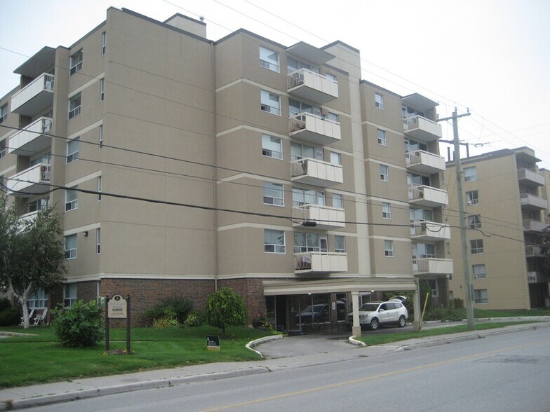 More Photos Of 41 Angeline St S, Lindsay Apartments For Sale
