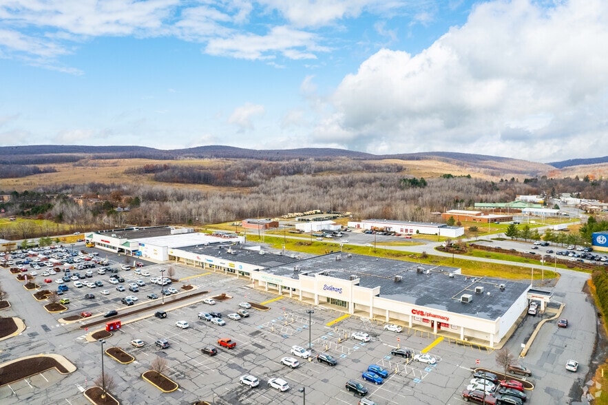 More Photos Of 6 Mill St, Carbondale Unknown For Lease