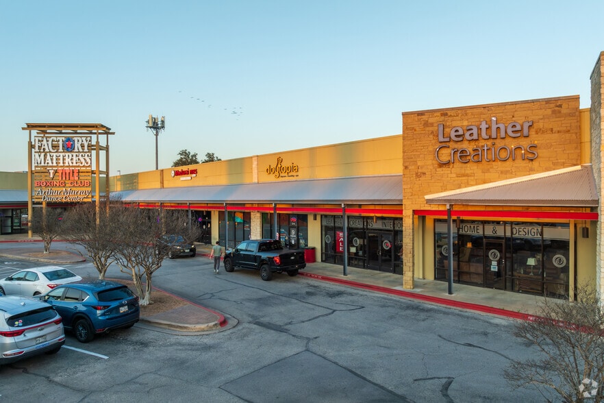 More Photos Of 13945 Research Blvd, Austin Unknown For Lease