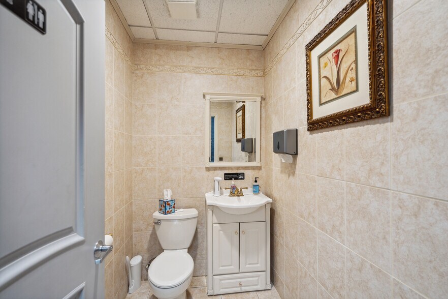 More Photos Of 2170 Joshuas Path, Hauppauge Freestanding For Sale