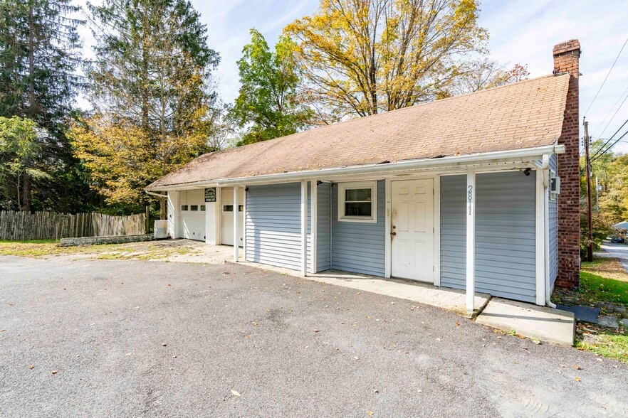 More Photos Of 2811 NY-82, Pleasant Valley Manufacturing For Sale
