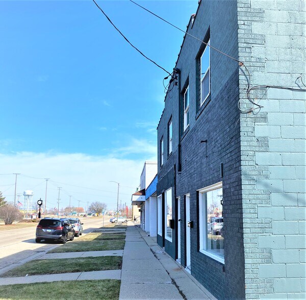 More Photos Of 539 Blackhawk Blvd, South Beloit Medical For Lease