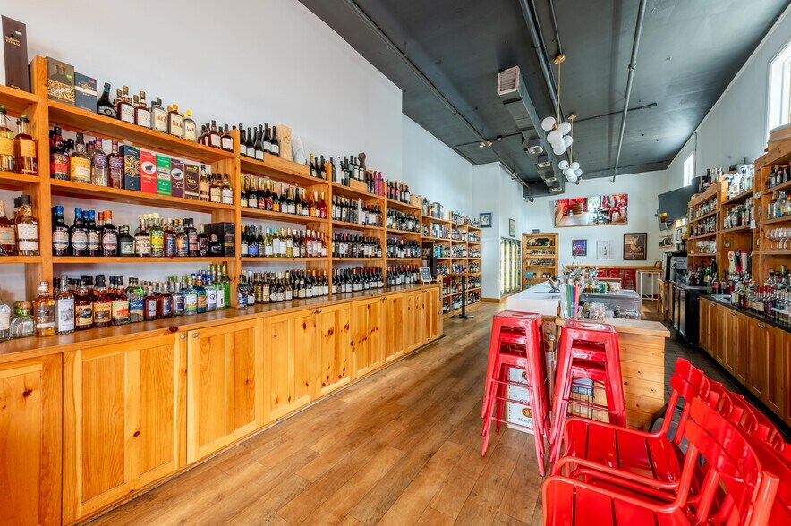 More Photos Of 2002-2006 San Marco Blvd, Jacksonville Storefront Retail Office For Sale