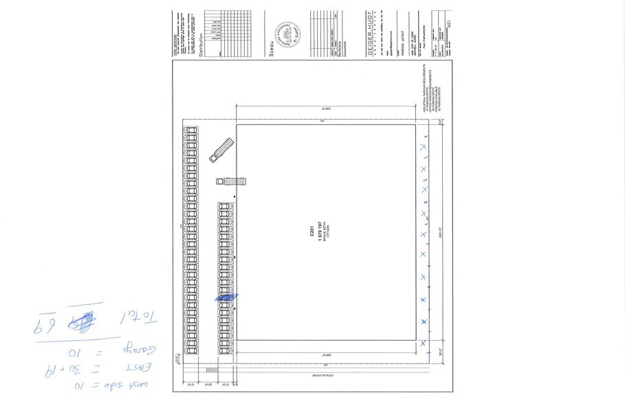 More Photos Of 4360 Ch de la Côte-de-Liesse, Mt Royal Showroom For Lease