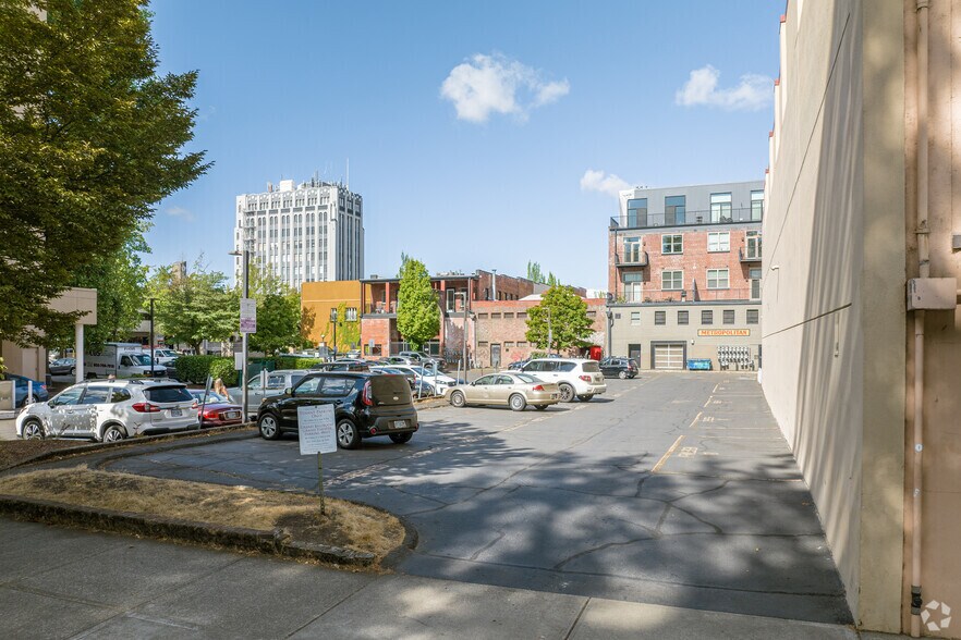 More Photos Of 181-195 High St NE, Salem General Retail For Lease