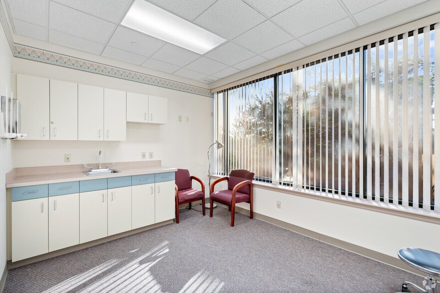 More Photos Of 3729 Easton Nazareth Hwy, Easton Medical For Sale