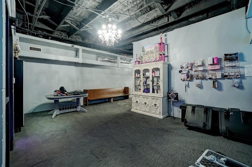 More Photos Of 211 E Main St, Shawnee Storefront For Sale