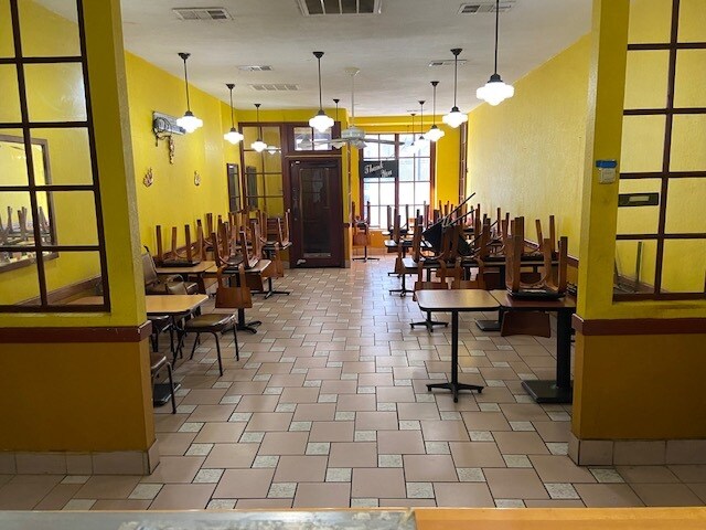 More Photos Of 418 S Ervay St, Dallas Storefront For Lease