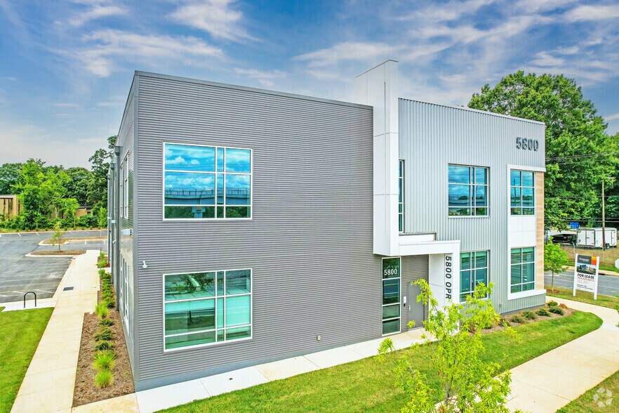 More Photos Of 5800 Old Pineville Rd, Charlotte Office For Lease