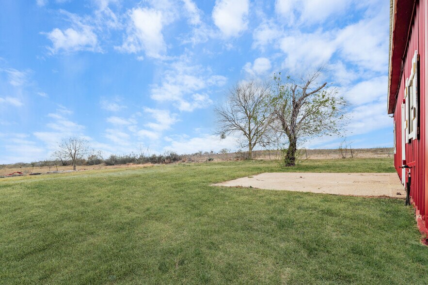 More Photos Of 2330 Schuwirth Rd, Converse Warehouse For Lease