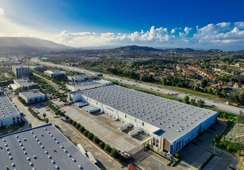 More Photos Of 2553 Sampson Ave, Corona Warehouse For Lease