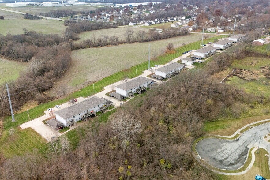 Primary Photo Of 2301 S Riverside Rd, Saint Joseph Apartments For Sale