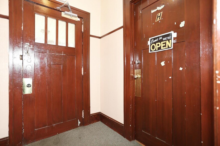 More Photos Of 22 S Madison Ave, Spring Valley Office For Sale