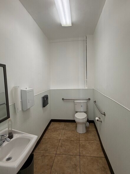 More Photos Of 1658 El Camino Real, San Carlos Storefront Retail Office For Sale