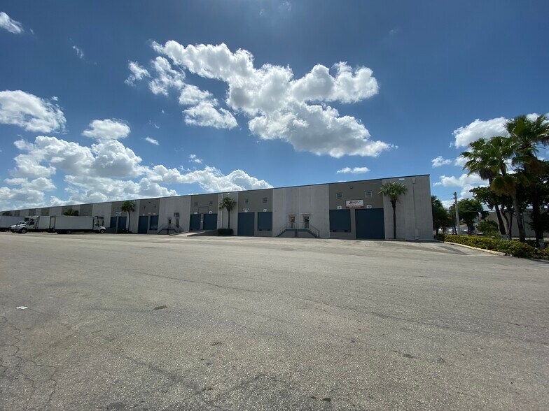 More Photos Of 8740-8890 NW 102nd St, Medley Warehouse For Lease