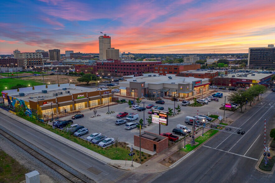 Primary Photo Of 315 S University Parks Dr, Waco Storefront For Lease