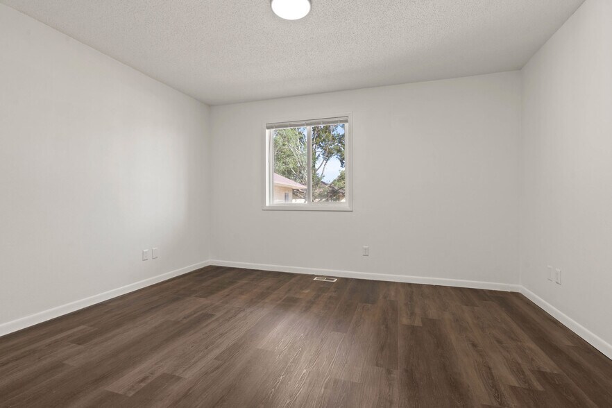 More Photos Of 701 Swan St, West Burlington Multifamily For Sale