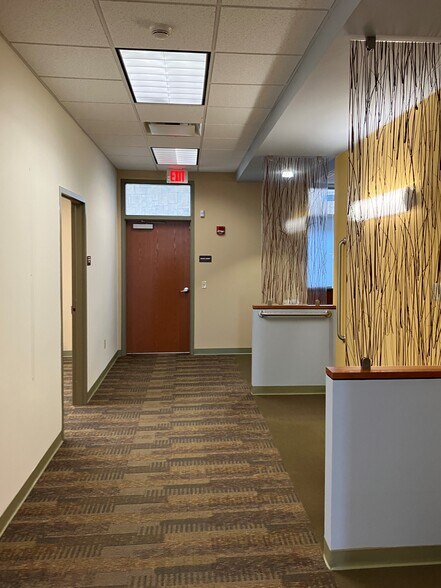 More Photos Of 450 Coronado Dr, Rochelle Medical For Sale