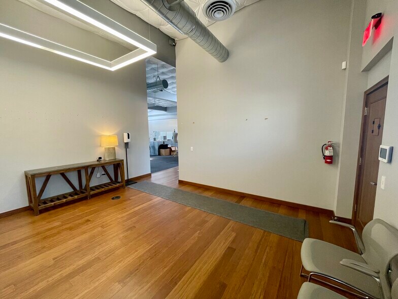 More Photos Of 128 NE 7th Ave, Portland Light Distribution For Lease