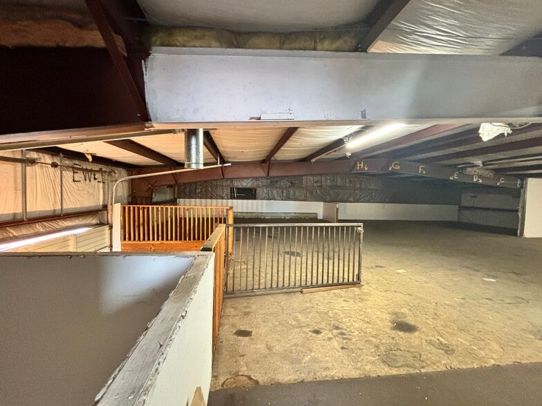 More Photos Of 2618 Cherry Ave NE, Salem Industrial For Sale