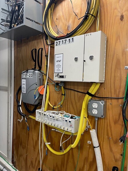 More Photos Of 2717 W Olive Ave, Burbank Office For Lease