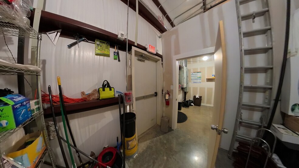 More Photos Of 828 FM 646, League City General Retail For Sale