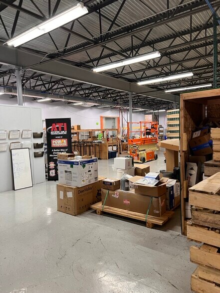 More Photos Of 360 Old Sanford Oviedo Rd, Winter Springs Manufacturing For Lease