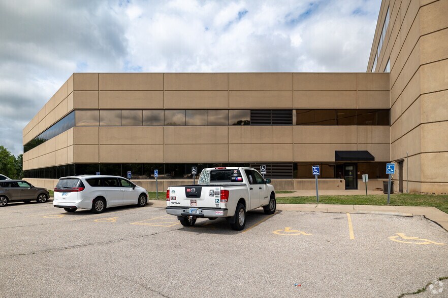 More Photos Of 9111 E Douglas Ave, Wichita Office For Lease
