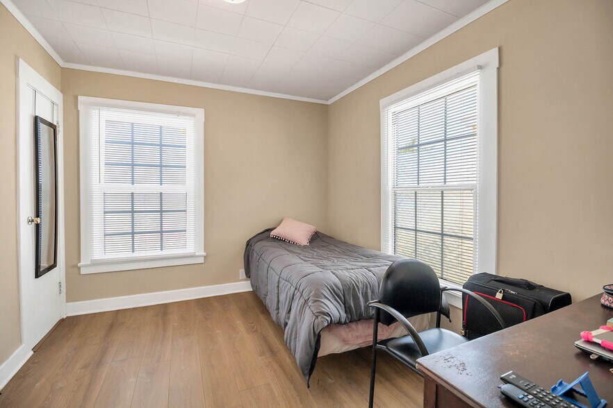 More Photos Of 1030-1034 1/2 Wilcox Ave, Los Angeles Apartments For Sale