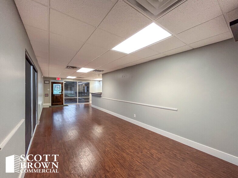 More Photos Of 638 Londonderry Ln, Denton Medical For Lease
