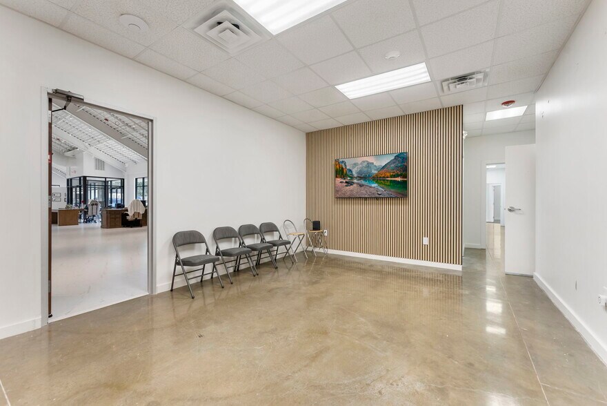 More Photos Of 26211 I-45, Spring Office For Lease
