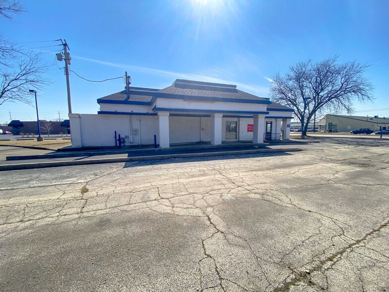 More Photos Of 1505 Elmhurst Rd, Des Plaines Freestanding For Sale