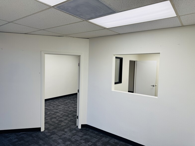 More Photos Of 4891 Ronson Ct, San Diego Warehouse For Lease