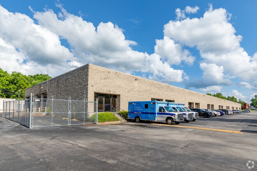 More Photos Of 460 Metroplex Dr, Nashville Flex For Sale