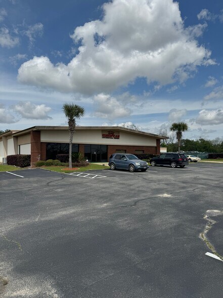 More Photos Of 2032 Sylvester Dr, Moultrie Unknown For Lease