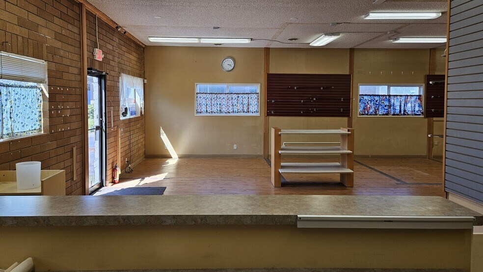 More Photos Of 940 14th Ave, Longview Office For Lease