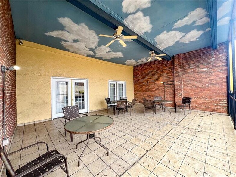 More Photos Of 118 N Main St, Butler Restaurant For Sale