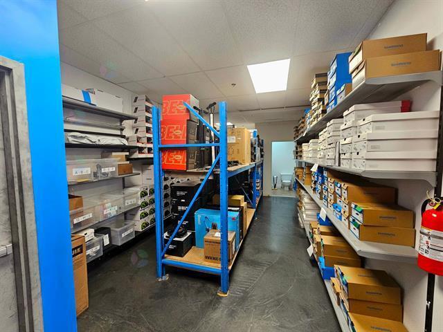 More Photos Of 1261 Rue des Sureaux, Terrebonne Storefront Retail Office For Lease