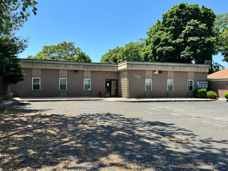 More Photos Of 116 Oakland Ave, Port Jefferson Office For Sale