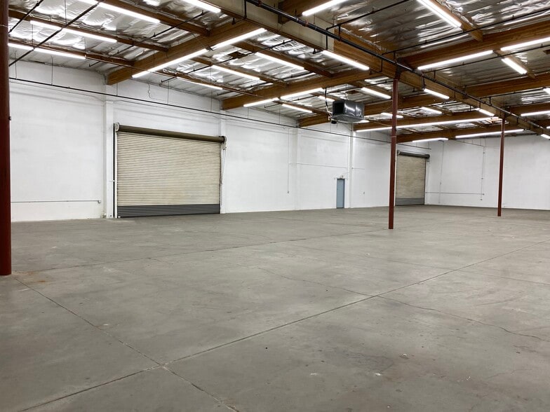 More Photos Of 41338 12th St W, Palmdale Light Manufacturing For Lease