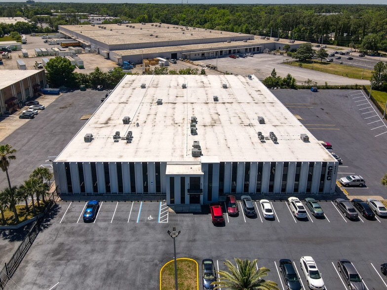 More Photos Of 8282 Western Way Cir, Jacksonville Warehouse For Lease