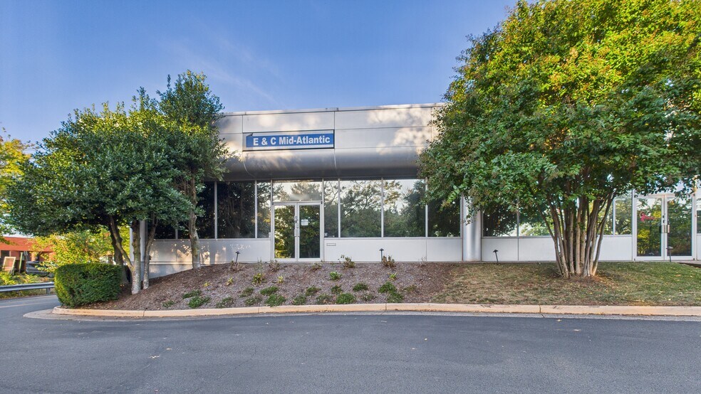 Primary Photo Of 14012-14018 Sullyfield Cir, Chantilly Medical For Lease