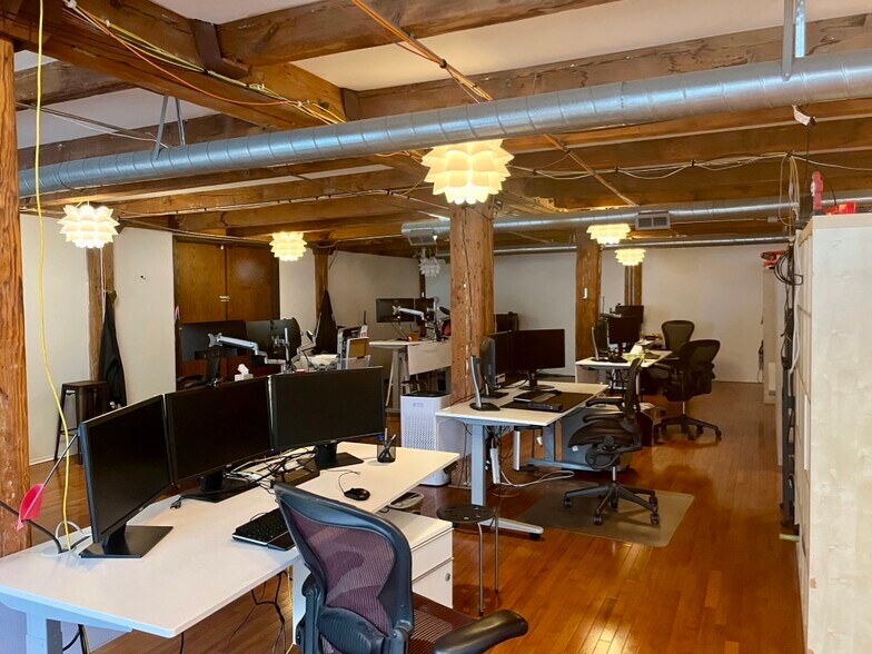 More Photos Of 415 N Sangamon St, Chicago Loft Creative Space For Lease