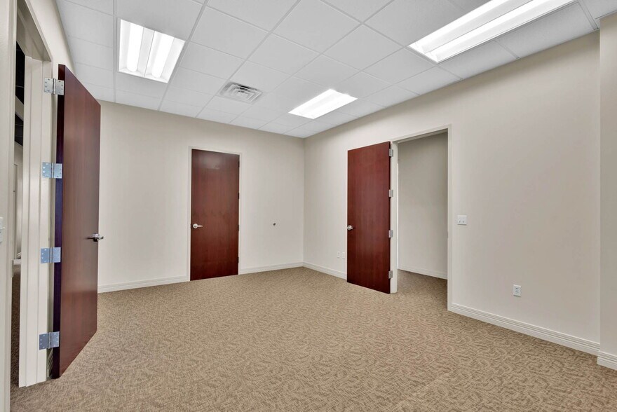 More Photos Of 8509 Line Ave, Shreveport Office For Sale