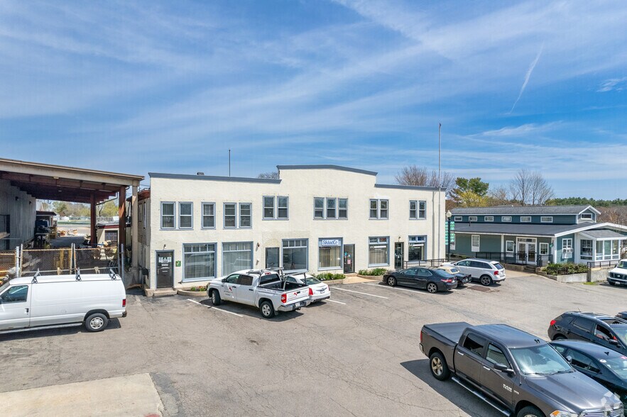 More Photos Of 25 Wareham St, Middleboro Warehouse For Lease